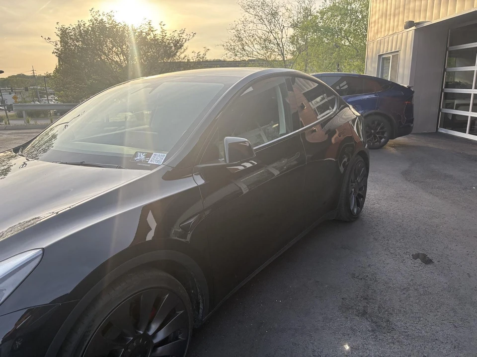 2024 Tesla Model Y Performance - Image 3 of 17