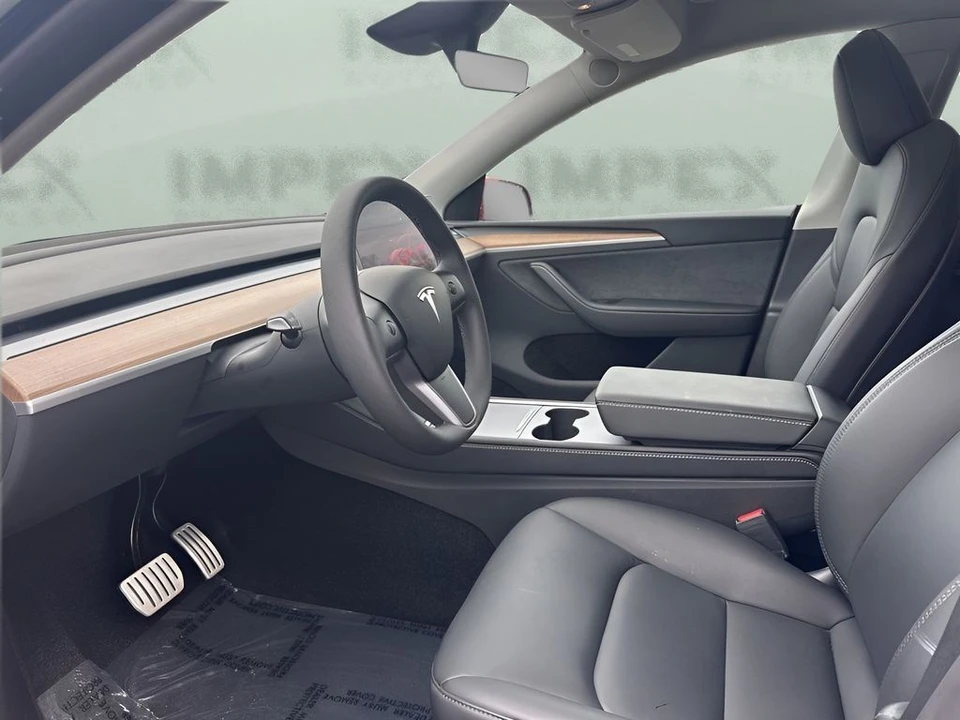 2024 Tesla Model Y Performance - Image 9 of 12