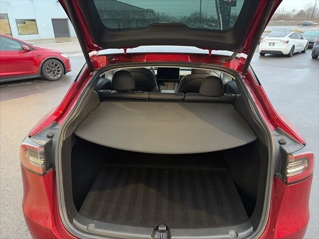 2024 Tesla Model Y Performance - Image 17 of 21