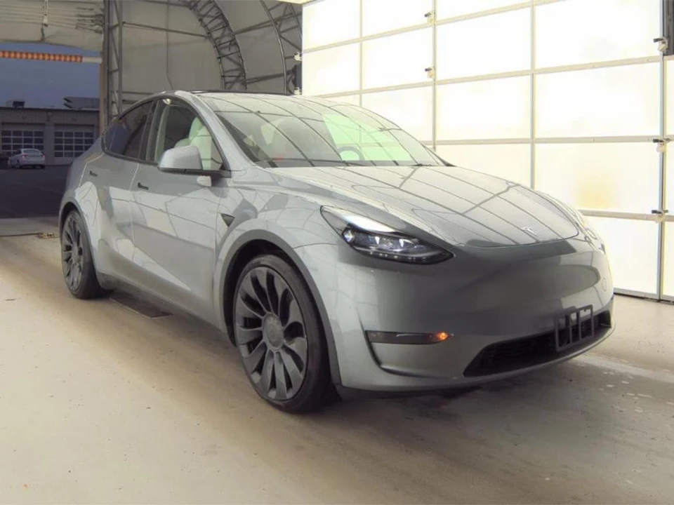 2024 Tesla Model Y Performance - Image 2 of 6