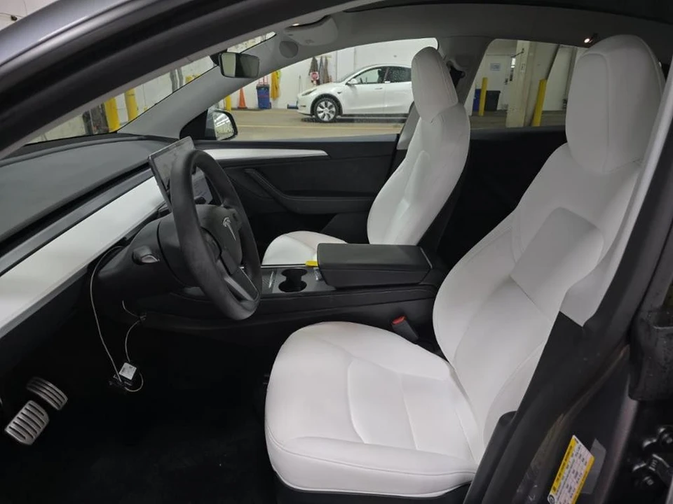 2024 Tesla Model Y Performance - Image 5 of 6