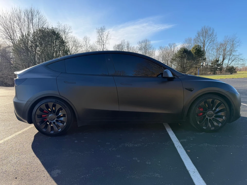 2024 Tesla Model Y Performance - Image 7 of 31