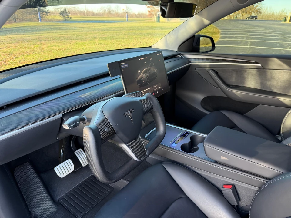 2024 Tesla Model Y Performance - Image 30 of 31