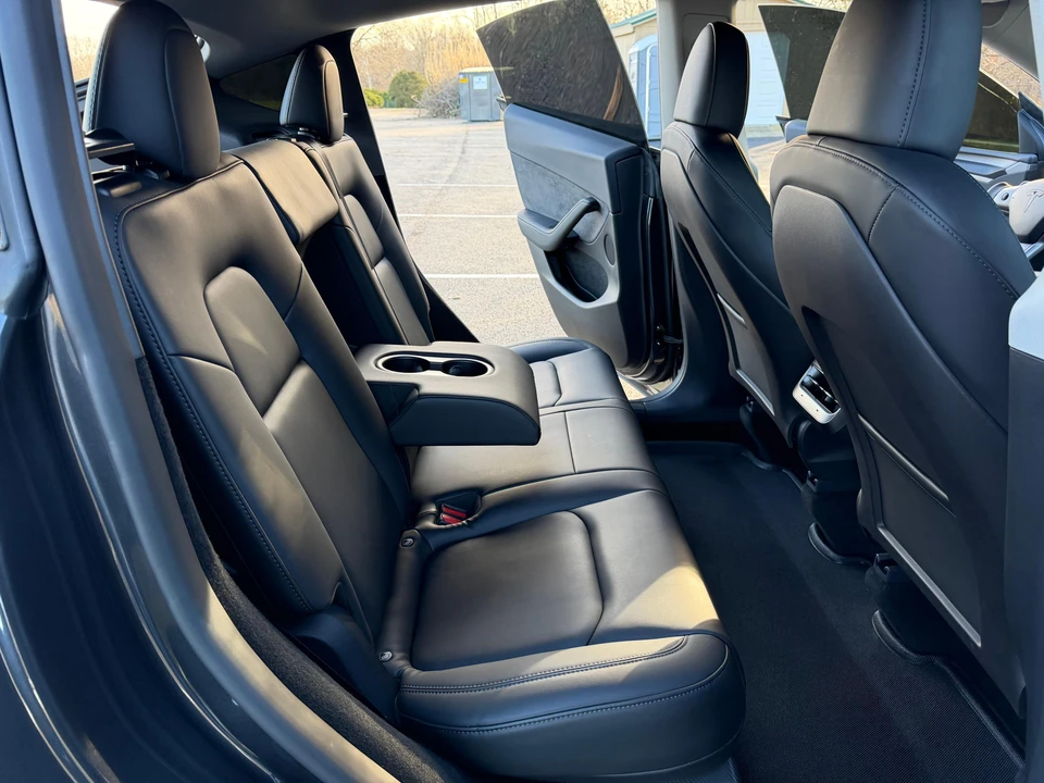 2024 Tesla Model Y Performance - Image 29 of 31