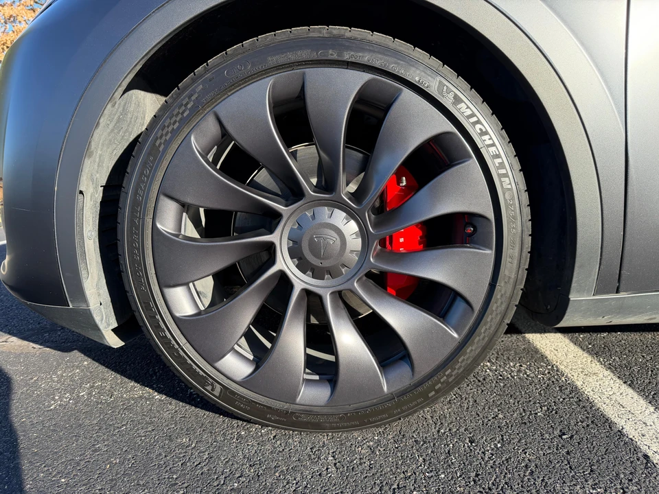 2024 Tesla Model Y Performance - Image 18 of 31