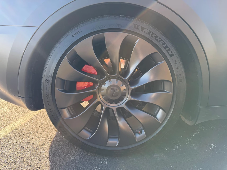 2024 Tesla Model Y Performance - Image 20 of 31