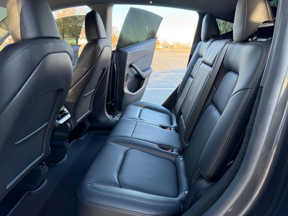 2024 Tesla Model Y Performance - Image 28 of 31