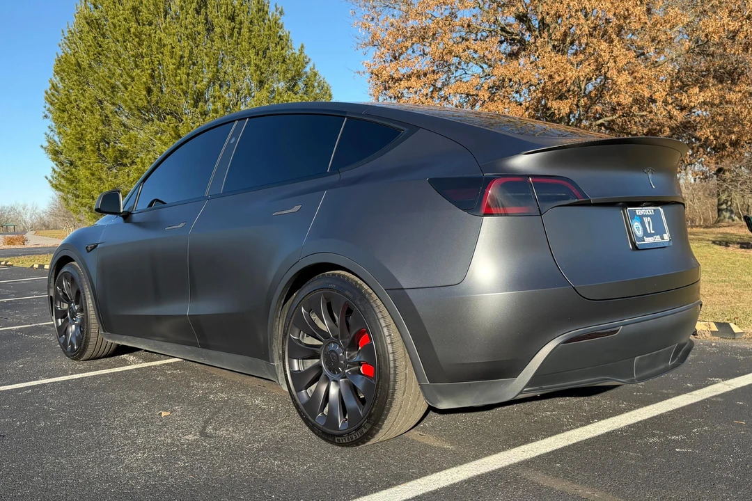 2024 Tesla Model Y Performance - Image 4 of 31