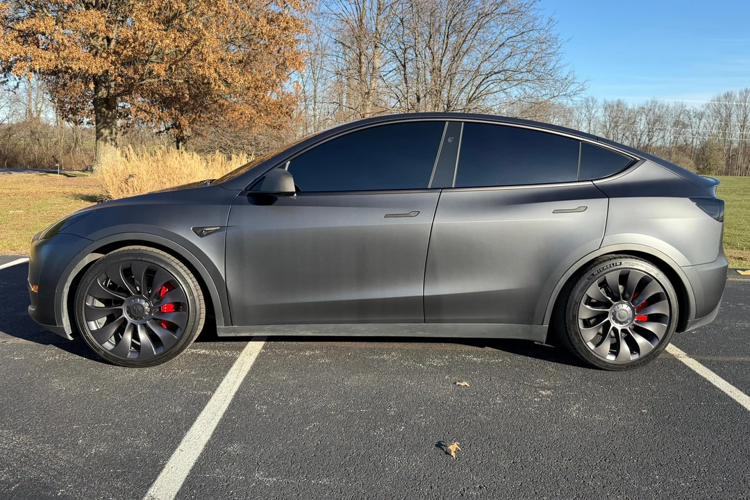 2024 Tesla Model Y Performance - Image 3 of 31