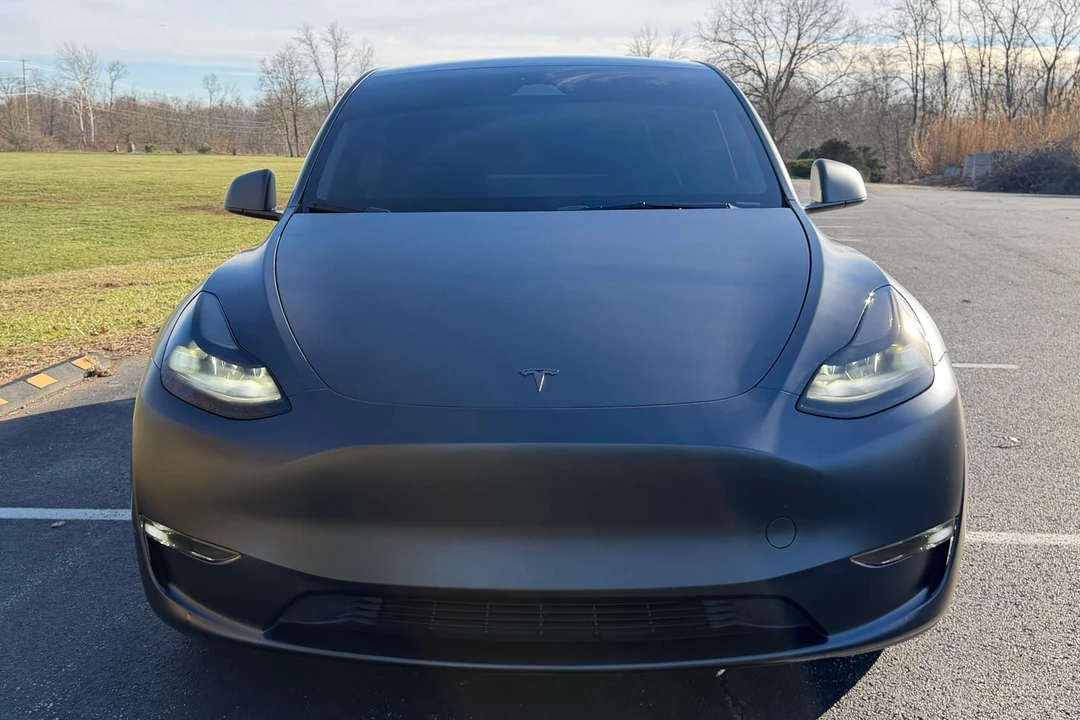 2024 Tesla Model Y Performance - Image 2 of 31