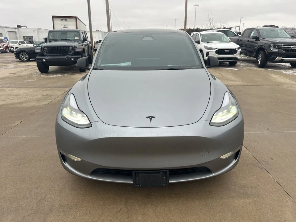 2024 Tesla Model Y Performance - Image 3 of 12