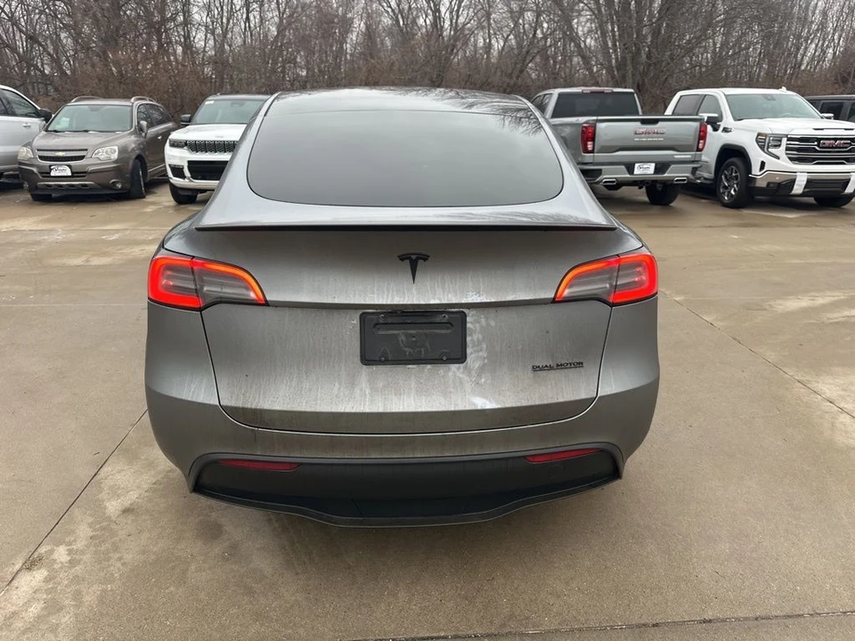 2024 Tesla Model Y Performance - Image 7 of 12