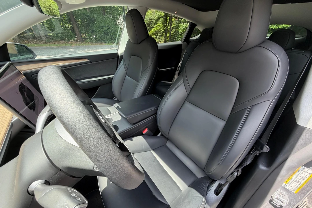 2024 Tesla Model Y Performance - Image 14 of 31