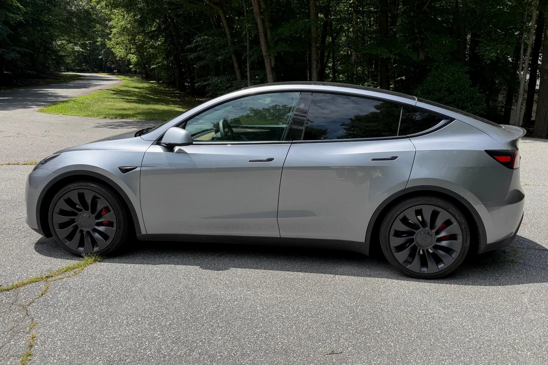 2024 Tesla Model Y Performance - Image 3 of 31