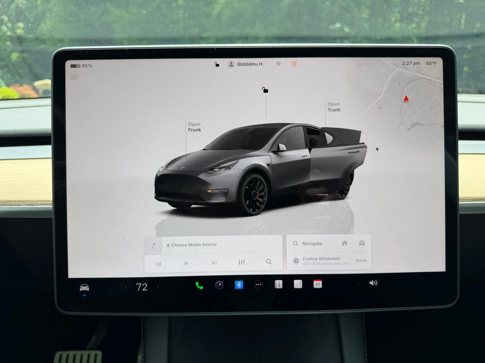 2024 Tesla Model Y Performance - Image 22 of 31