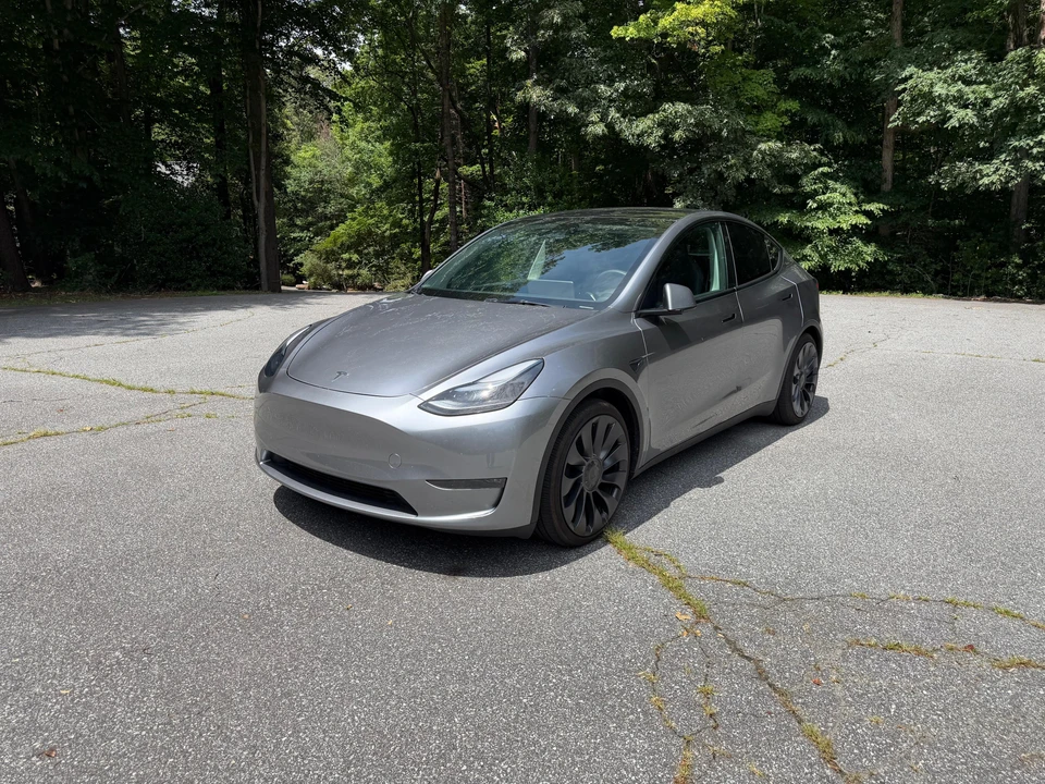 2024 Tesla Model Y Performance - Image 6 of 31
