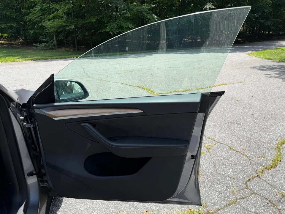 2024 Tesla Model Y Performance - Image 26 of 31