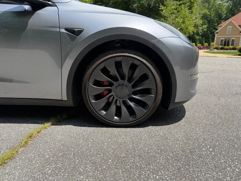 2024 Tesla Model Y Performance - Image 12 of 31