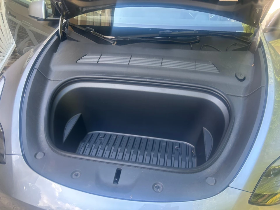 2024 Tesla Model Y Performance - Image 30 of 31