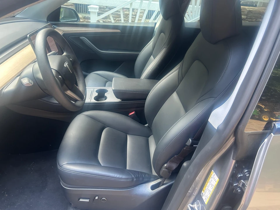 2024 Tesla Model Y Performance - Image 17 of 31