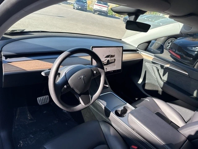 2024 Tesla Model Y Performance - Image 13 of 21