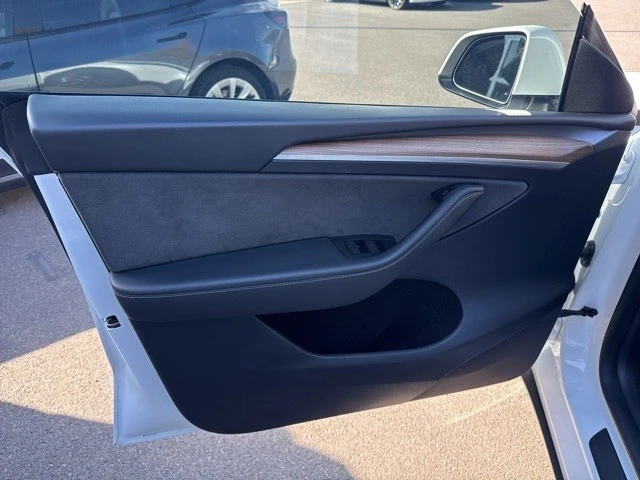 2024 Tesla Model Y Performance - Image 11 of 21