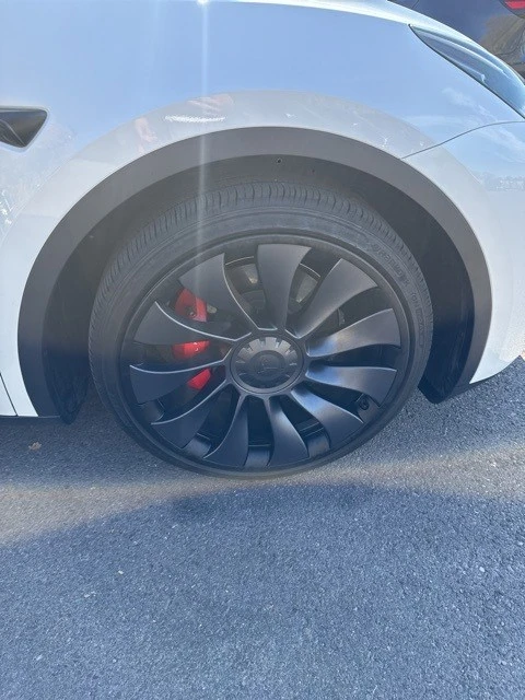 2024 Tesla Model Y Performance - Image 10 of 21