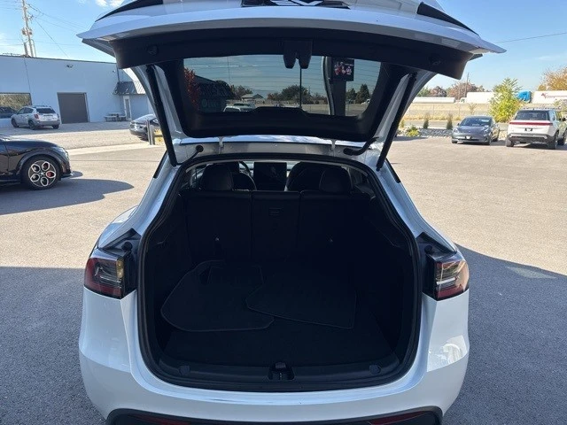 2024 Tesla Model Y Performance - Image 18 of 21