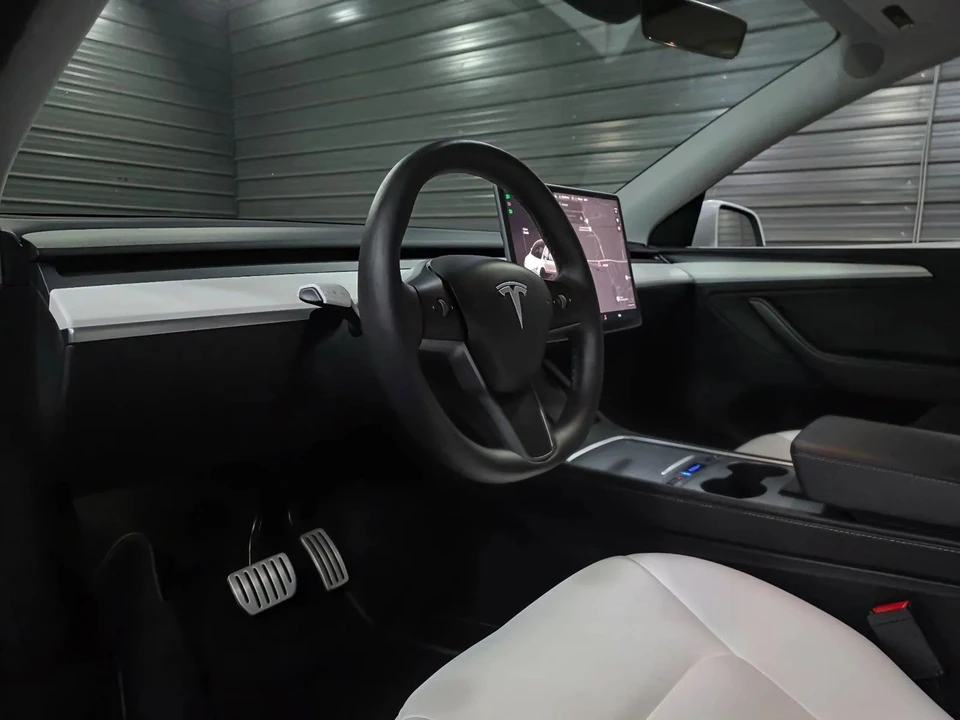 2024 Tesla Model Y Performance - Image 10 of 12