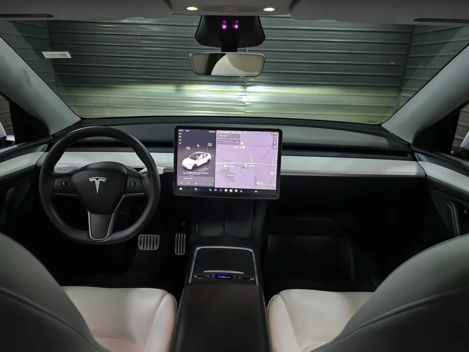 2024 Tesla Model Y Performance - Image 11 of 12