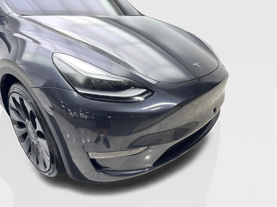 2024 Tesla Model Y Performance - Image 17 of 21