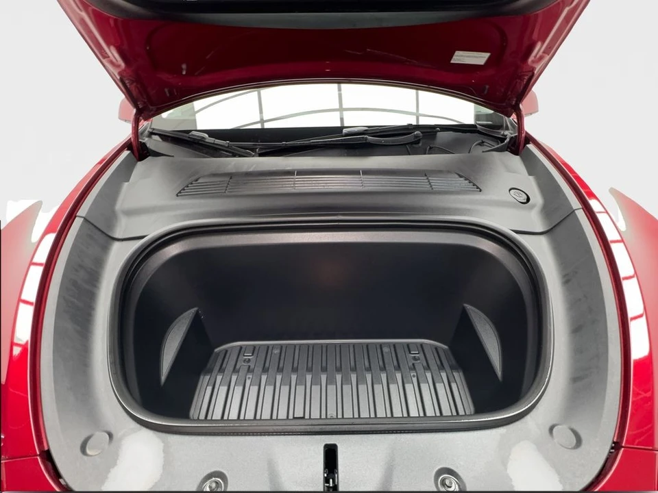 2024 Tesla Model Y Performance - Image 17 of 21