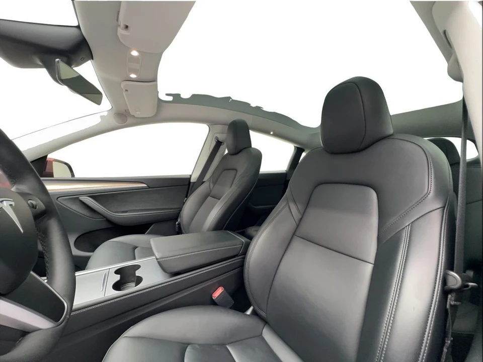 2024 Tesla Model Y Performance - Image 18 of 21