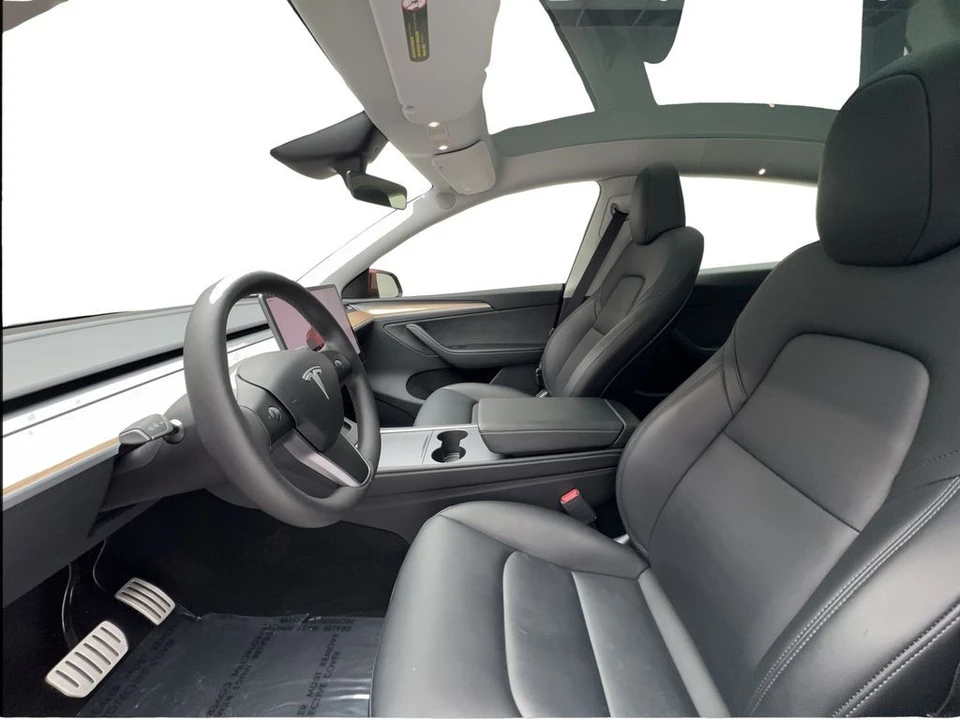 2024 Tesla Model Y Performance - Image 19 of 21