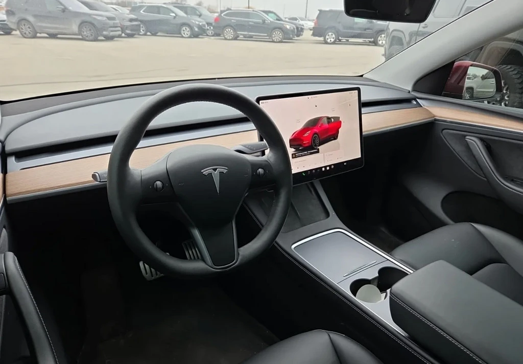 2024 Tesla Model Y Performance - Image 5 of 10