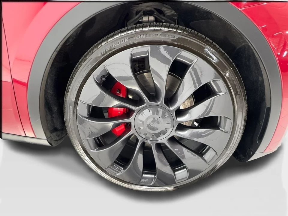 2024 Tesla Model Y Performance - Image 13 of 21