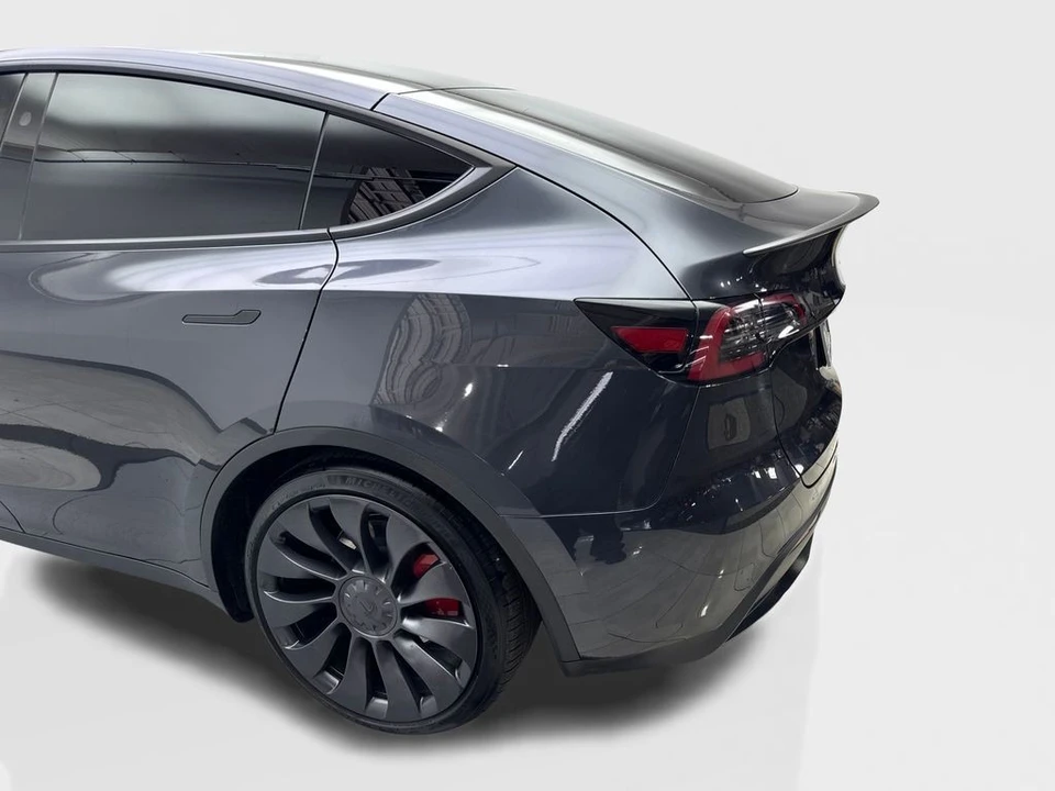 2024 Tesla Model Y Performance - Image 17 of 21