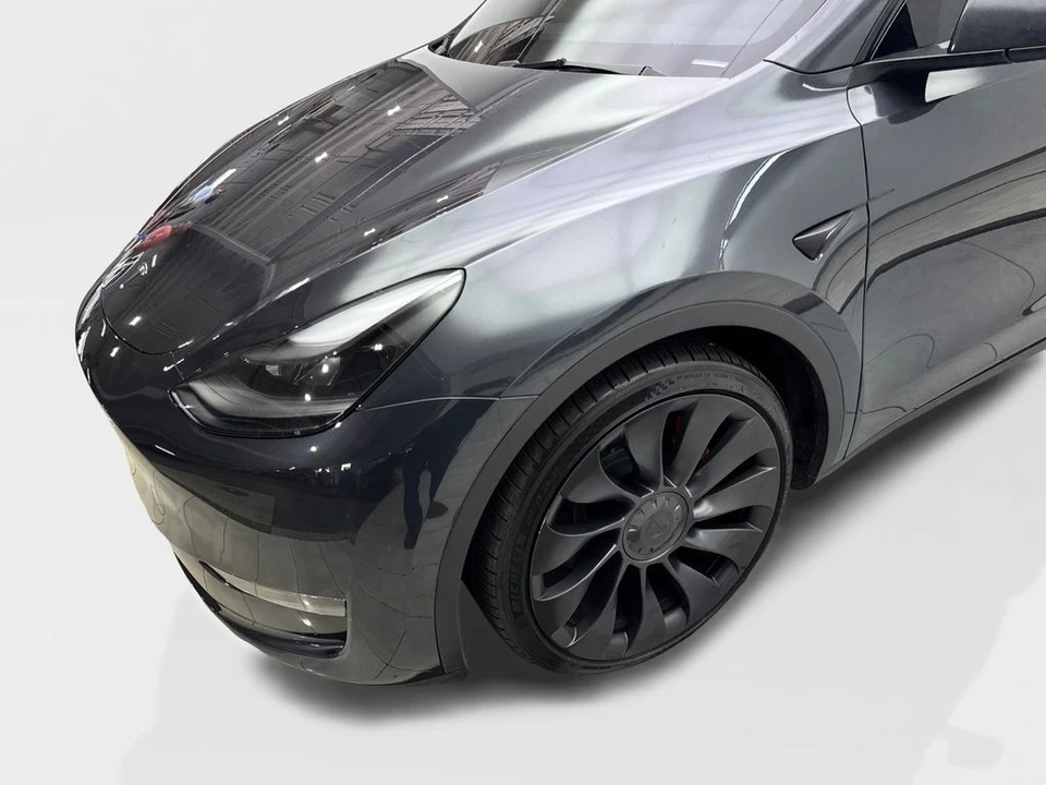 2024 Tesla Model Y Performance - Image 18 of 21