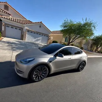 2024 Tesla Model Y Performance