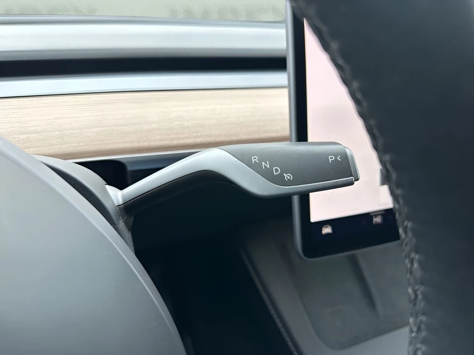 2024 Tesla Model Y - Image 17 of 21