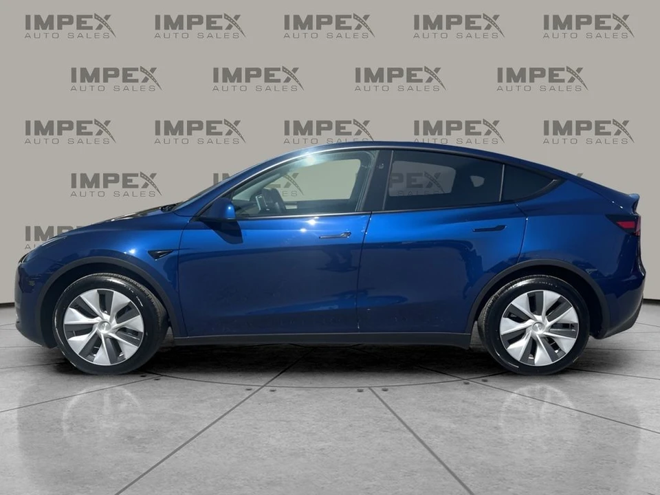 2024 Tesla Model Y - Image 2 of 12