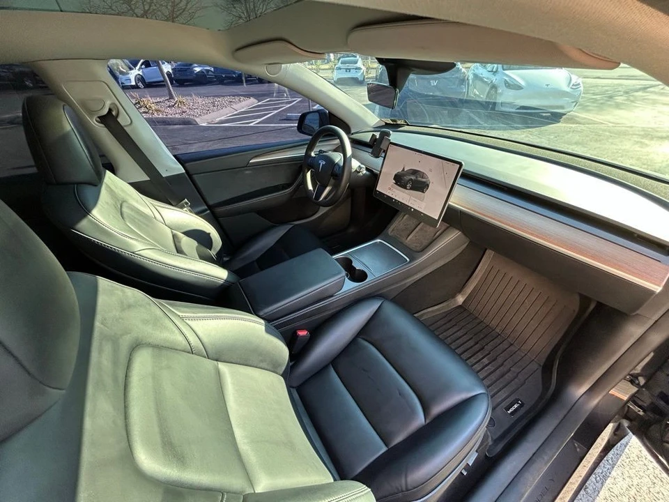 2024 Tesla Model Y - Image 13 of 16