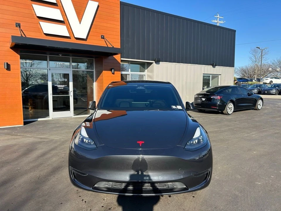 2024 Tesla Model Y - Image 2 of 16