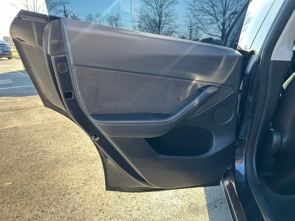 2024 Tesla Model Y - Image 10 of 16