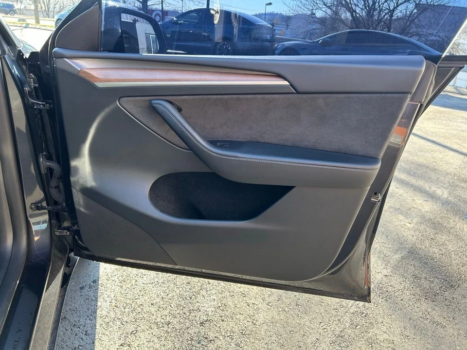 2024 Tesla Model Y - Image 12 of 16