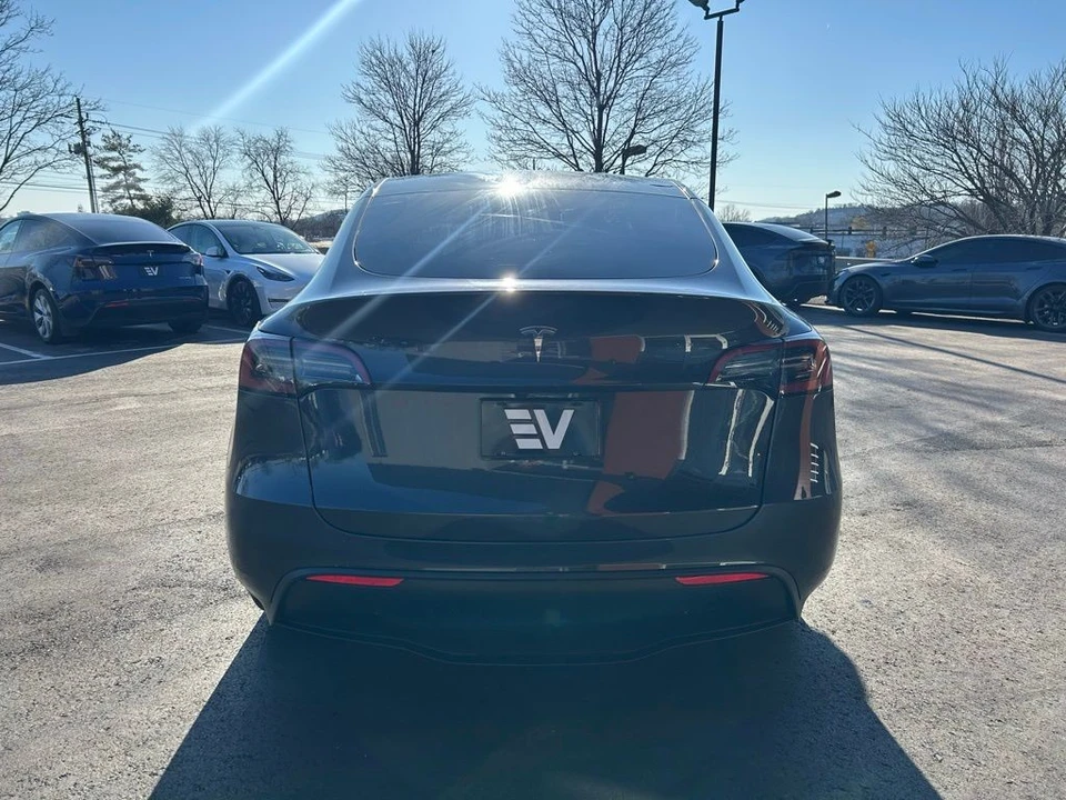 2024 Tesla Model Y - Image 6 of 16