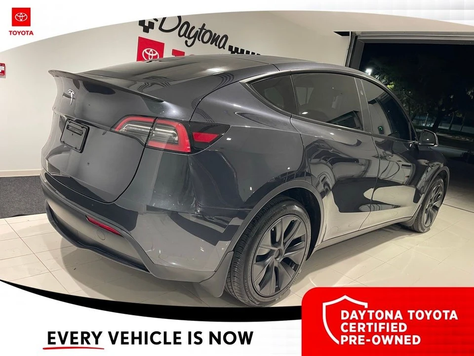 2024 Tesla Model Y - Image 8 of 12