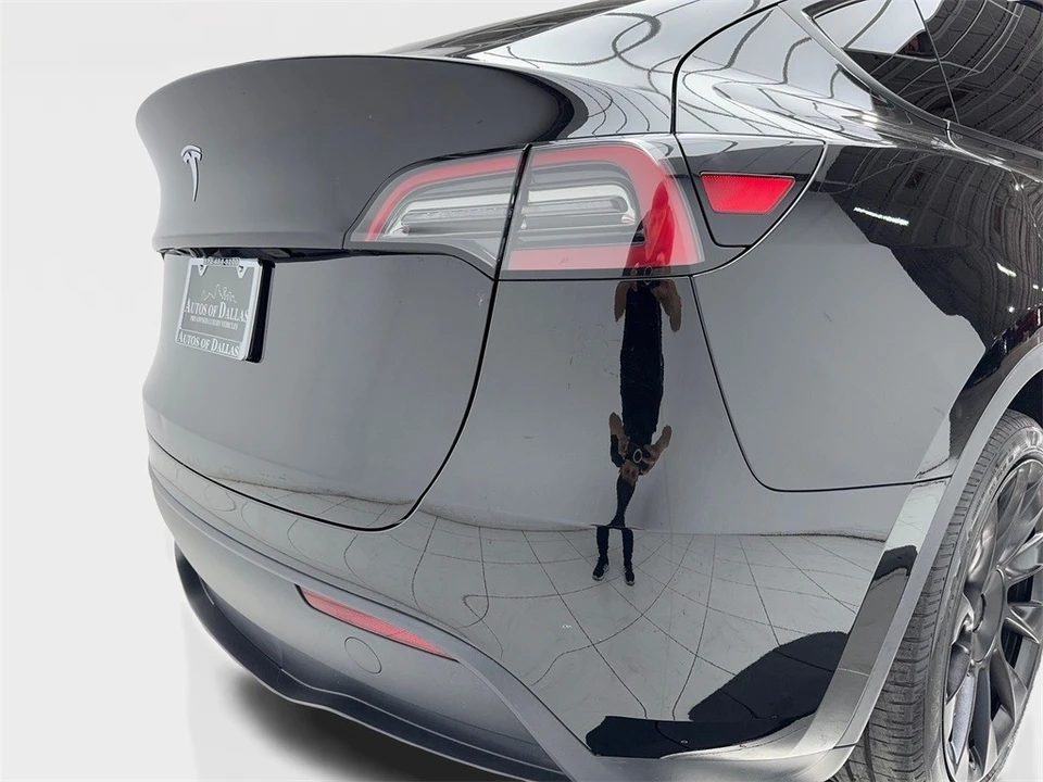 2024 Tesla Model Y - Image 9 of 12