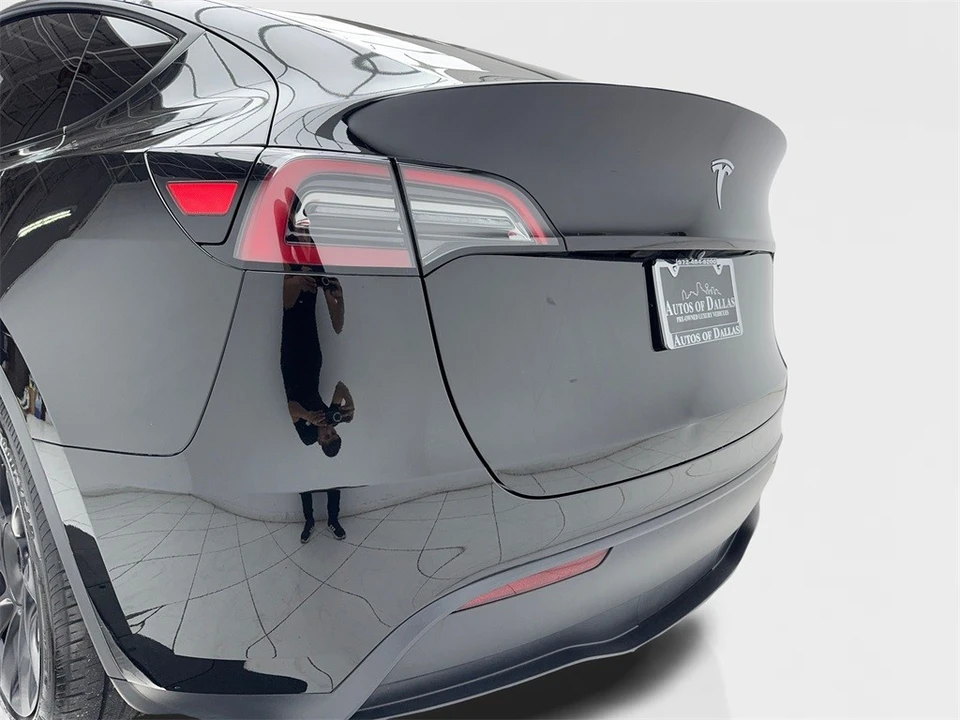 2024 Tesla Model Y - Image 11 of 12