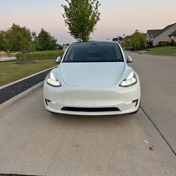 2024 Tesla Model Y Standard Range Sport Utility 4D